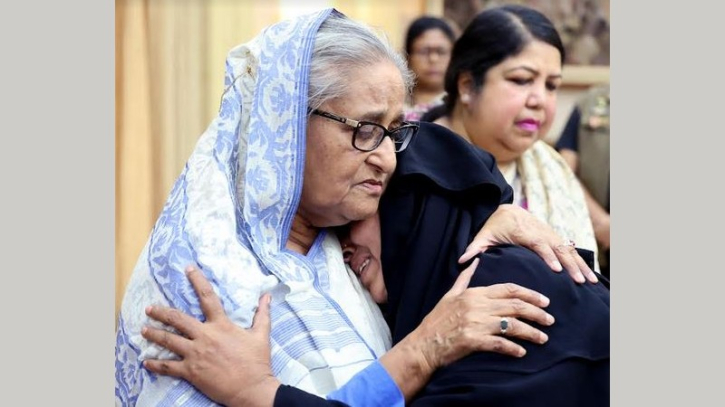 PM consoles deceased persons’ family members, provides financial