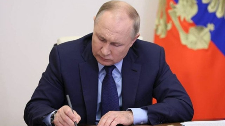 Putin signs decree to allow confiscation of U.S. property