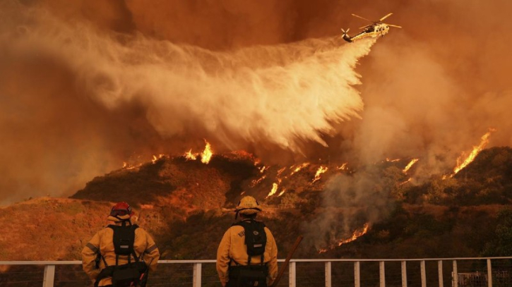 Los Angeles fire evacuees face price gouging